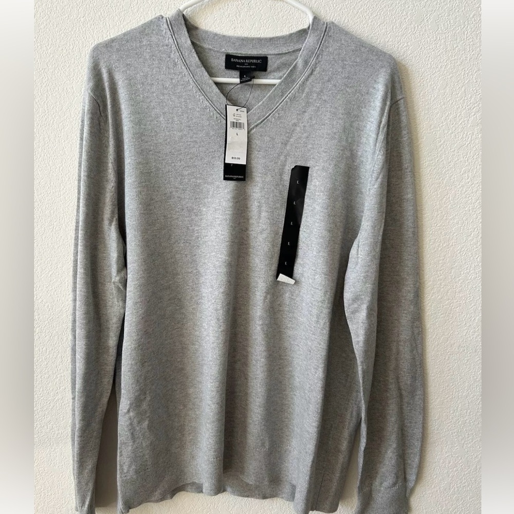 NWT Mens Banana Republic V Neck Sweater Gray L